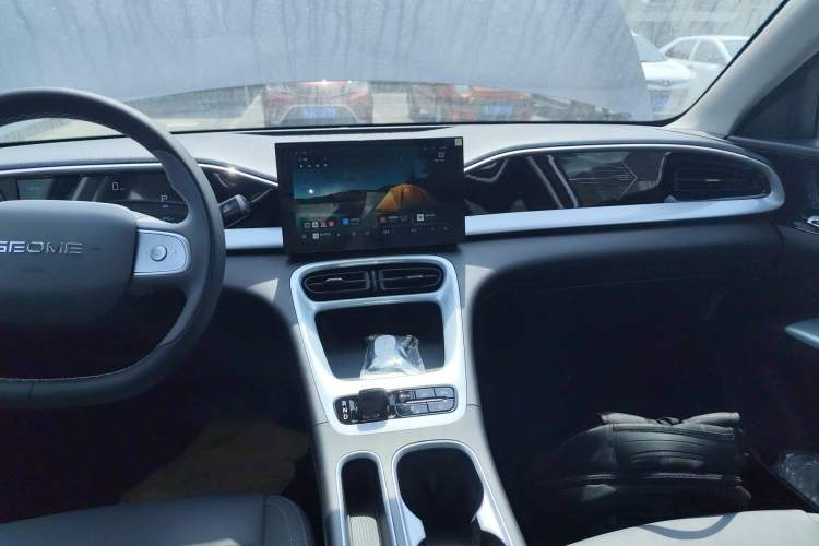 Used Geely Galaxy Geome 2026 Model 310km Youth Edition
