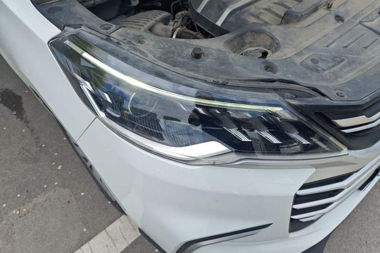 Used SAIC MAXUS G50 2022 1.5T Automatic Comfort Touring A Right Front Headlight