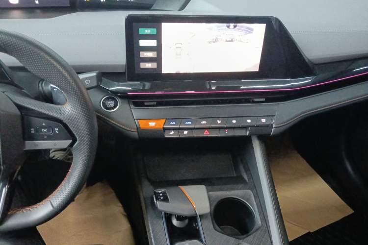 Used CHANGAN UNI-V 2022 1.5T Prestige Version
