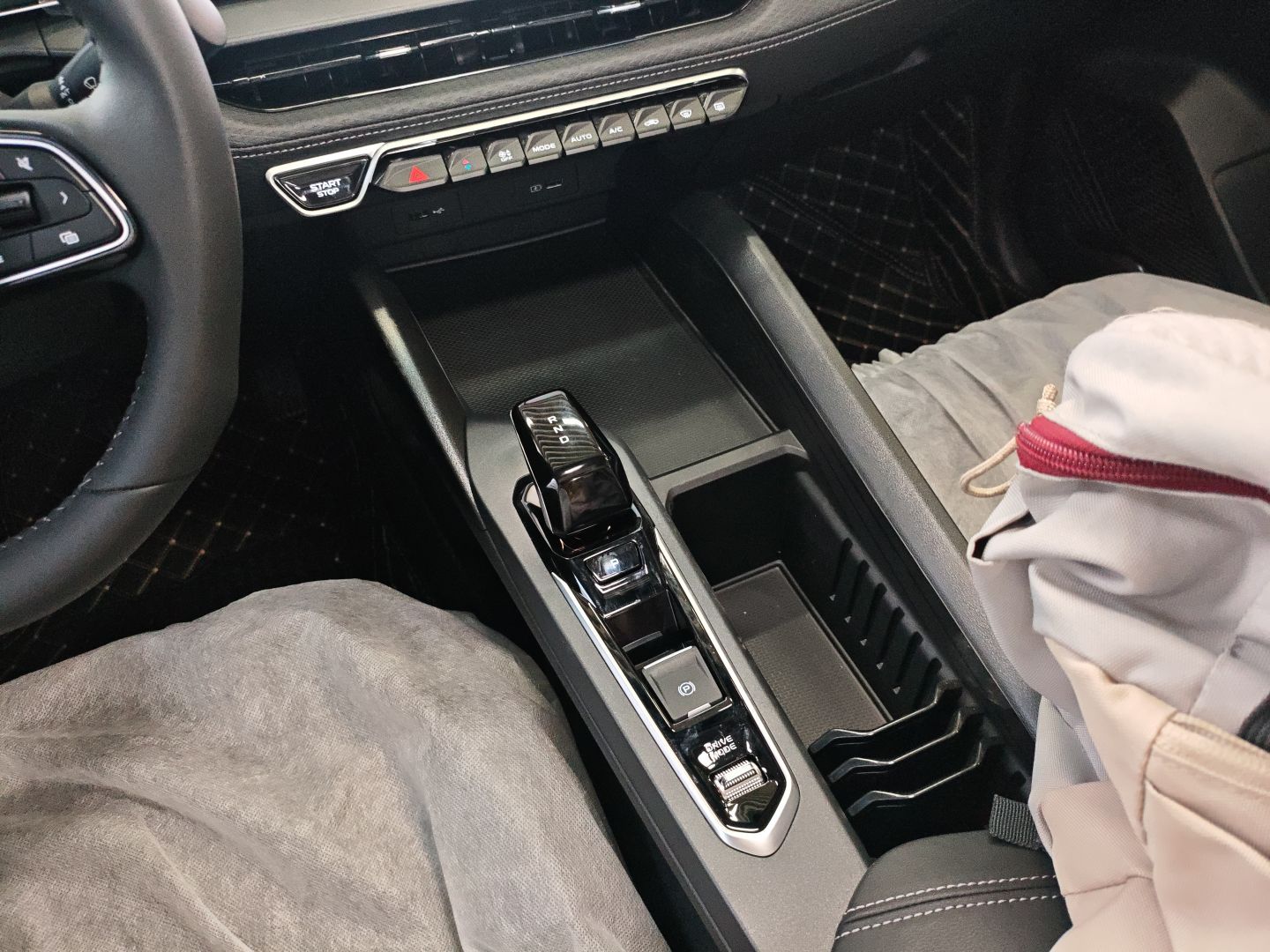 Geely Auto Binray 2024 Binrui COOL 1.5T DCT Longteng Edition — снимка 16