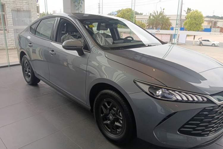 Used BYD Qin PLUS  Front Right 45 Deg