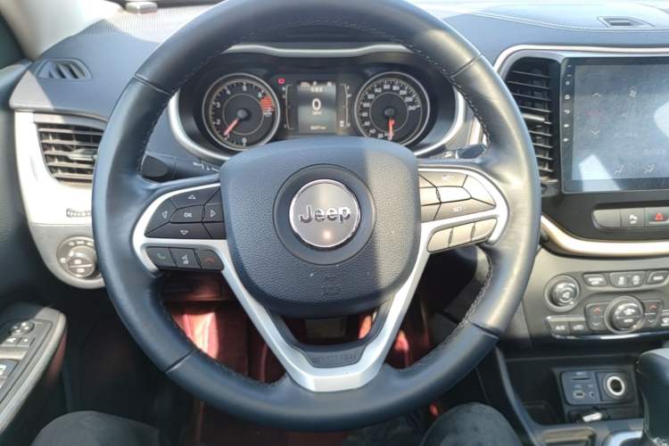 Used Jeep Cherokee 2017 2.4L Leading Edition