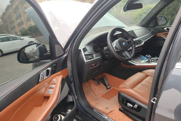 Used BMW X7 2021 xDrive40i Luxury M Sport Package