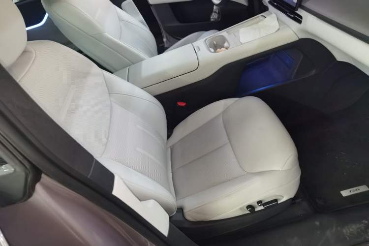 Used XPeng G6 2025 625 Long-Range Max Flagship Edition Right Front Seat