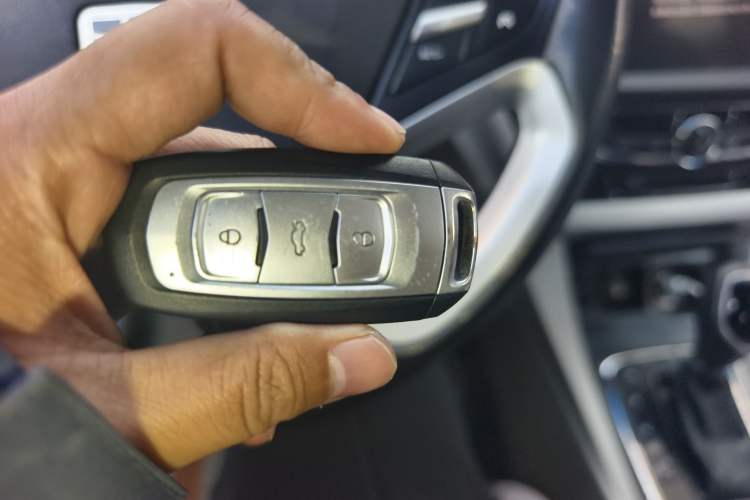 Used Geely Auto Emgrand 2016 Sedan 1.5L CVT Luxury Model