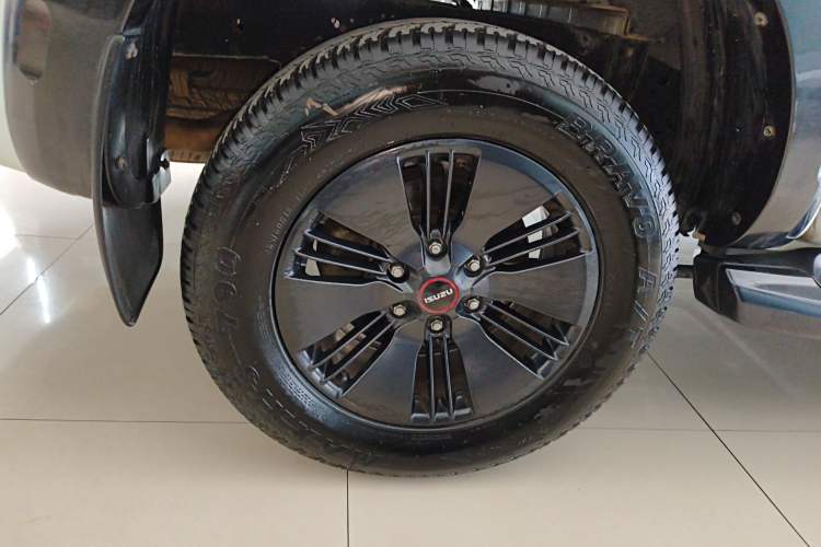 Used Isuzu D-MAX 2023 1.9T Automatic All-Wheel Drive V-CROSS Flagship Edition
