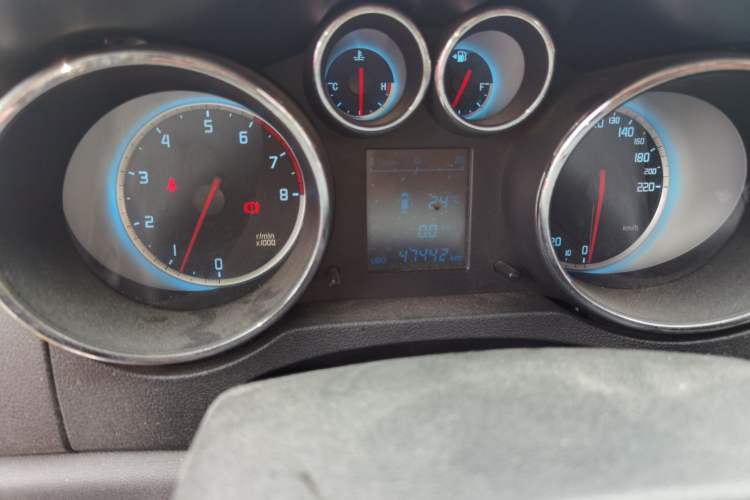 Used CHANGAN CS35 2014 1.6L Manual Luxury Model China V Standard
