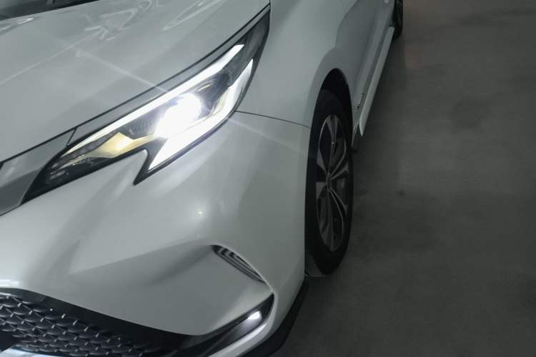 Used Toyota Granvia 2023 2.5L Hybrid Prestige PLUS Edition Left Front Headlight