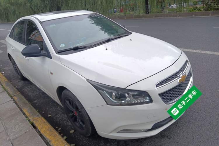 Used Chevrolet Cruze 2015 1.5L Classic SE AT Front Right 45 Deg