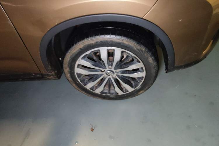 Used GAC Trumpchi GS4 2017 235T Manual Two-Wheel Drive Luxury Edition Right Front Wheel Hub