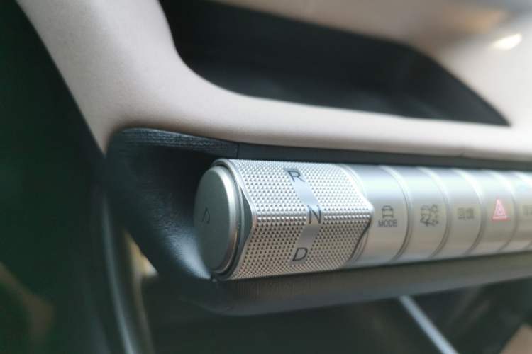 Used BYD Dolphin 2023 420 km Fashion Edition Gear Lever