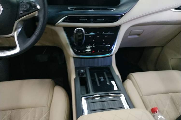 Used Buick GL8 2022 ES Land Cruiser 653T Luxury Model
