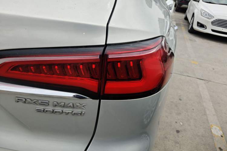 Used Roewe RX5 MAX 2019 300TGI Manual 4G Connect Luxury Edition Right Rear Taillight