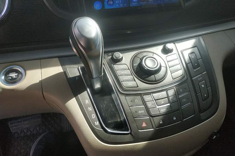 Used Buick GL8 2011 2.4L LT Luxury Business Executive Edition Gear Lever