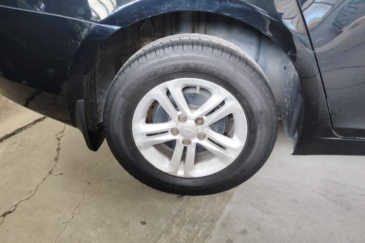 Used Chevrolet Cruze 2015 1.5L Classic SL MT Right Rear Wheel Hub