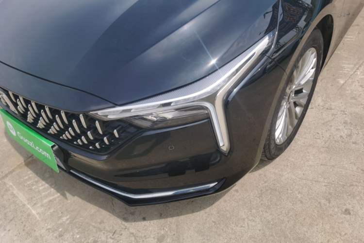 Used Bestune B70 2023 Third Generation 1.5T Automatic Enjoyment Version Left Front Headlight