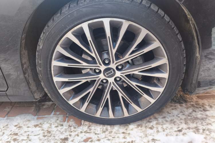 Used Bestune B70 2024 Dragon Edition 1.5T Leading Model Right Front Wheel Hub