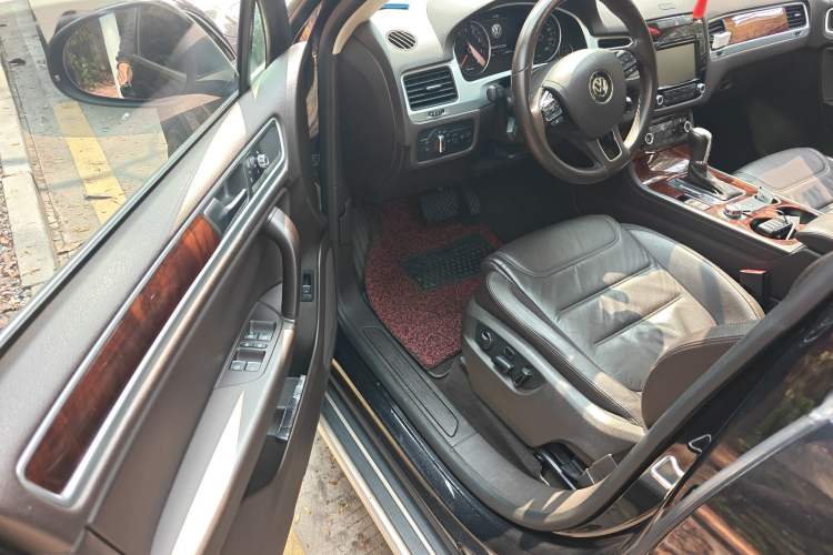 Used Volkswagen Touareg 2011 3.0 TSI Standard Version Driver Seat