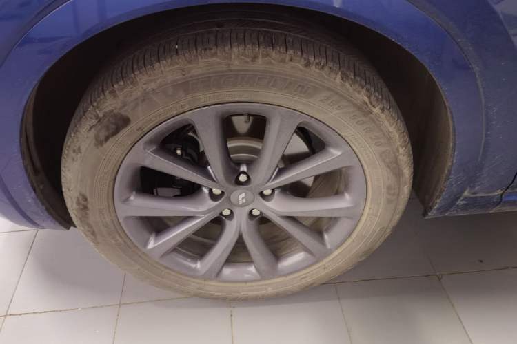 Used Li Auto ONE 2020 Extended-Range 6-Seater Version Left Front Wheel Hub