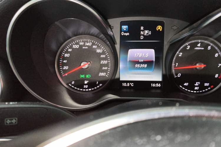 Used Mercedes-Benz C-Class 2015 C 200 L
