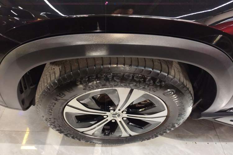 Used Mercedes-Benz GLE 2023 GLE 350 4MATIC Dynamic Edition Left Front Wheel Hub