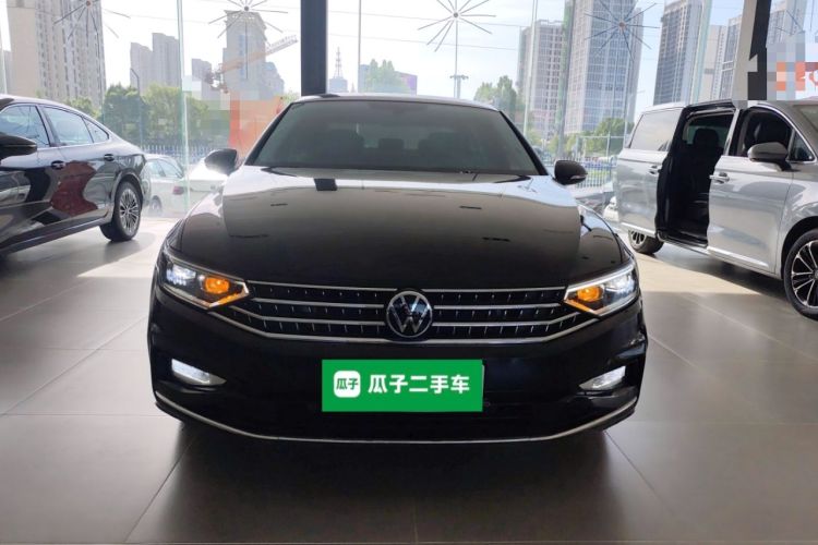 Used Volkswagen Magotan 2023 2 Million Units Limited Edition 330TSI DSG Leading Version
