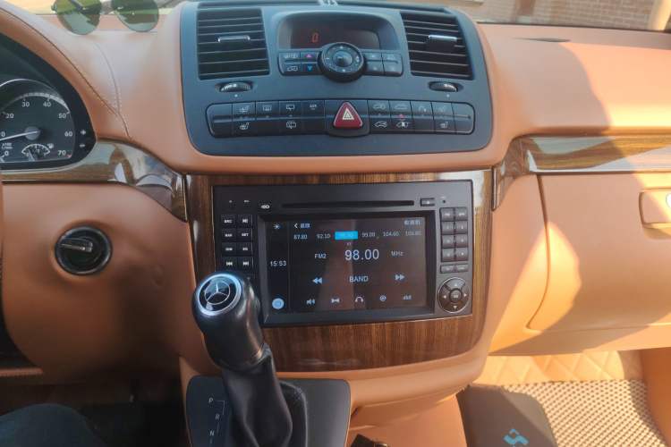 Used Mercedes-Benz Viano 2011 2.5L Limited Edition Audio And AC Panel