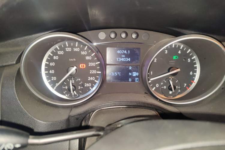 Used Mercedes-Benz R-Class 2017 R 320 4MATIC Business Edition Prestige Model