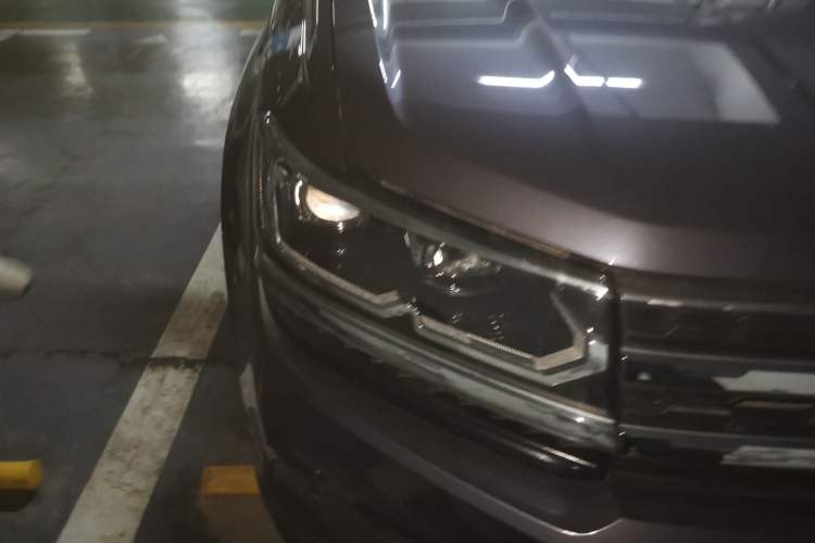 Used Volkswagen Tharu 2022 280TSI Two-Wheel-Drive Luxury Edition Right Front Headlight