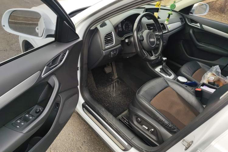 Used Audi Q3 2016 30 TFSI Fashion Model
