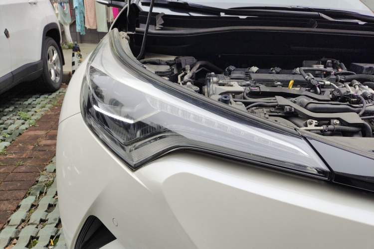 Used Toyota C-HR 2020 2.0L Luxury Edition Right Front Headlight