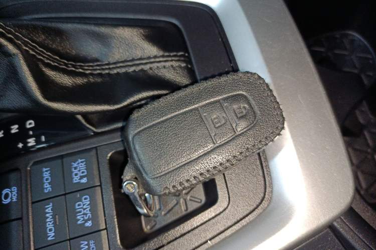 Used Toyota Wildlander 2022 2.0L CVT 4x4 Luxury PLUS Edition
