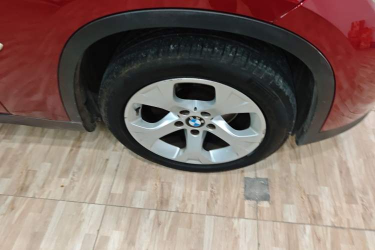 Used BMW X1 2010 sDrive18i Luxury Model Right Front Wheel Hub