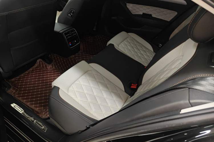 Used Volkswagen Magotan 2023 2 Million Units Commemorative Edition 330TSI DSG Luxury Version
