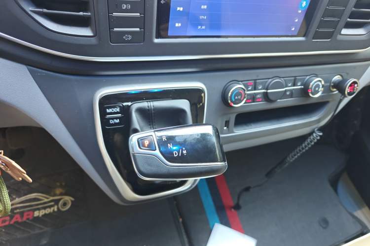 Used SAIC MAXUS Xintu V80 2025 PRO Aoyuntong 2.0T Automatic Long Wheelbase Ultra-Low Roof 6/7/8/9-Seater