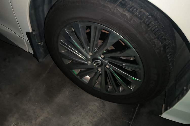 Used GAC Trumpchi M8 2021 Master Series 390T Ultimate Edition Right Front Wheel Hub