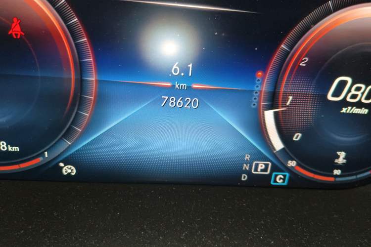 Used Mercedes-Benz GLC 2021 GLC 260 L 4MATIC Dynamic Edition Odometer Close Up