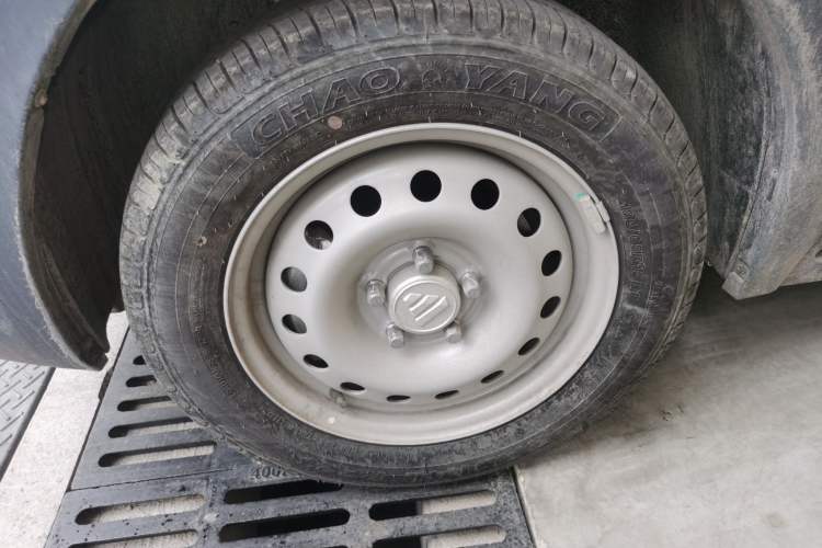 Used Foton Intelligent Blue Elf E7 2024 All-Electric Van Flat Roof 2 Seats EVE Energy 41.86 kWh