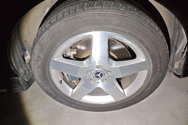 Used Mercedes-Benz M-Class 2012 ML 350 Sport Edition Right Front Wheel Hub