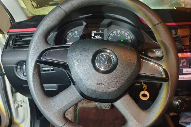 Used Skoda Octavia 2015 1.6L Automatic Yijie Edition
