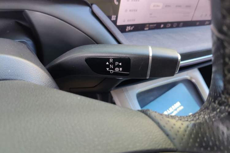 Used XPeng P7 2023 P7i 610 Max Performance Edition Gear Lever