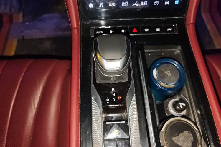 Used Hongqi H5 2024 2.0T Automatic Smart Connect Flagship Edition
