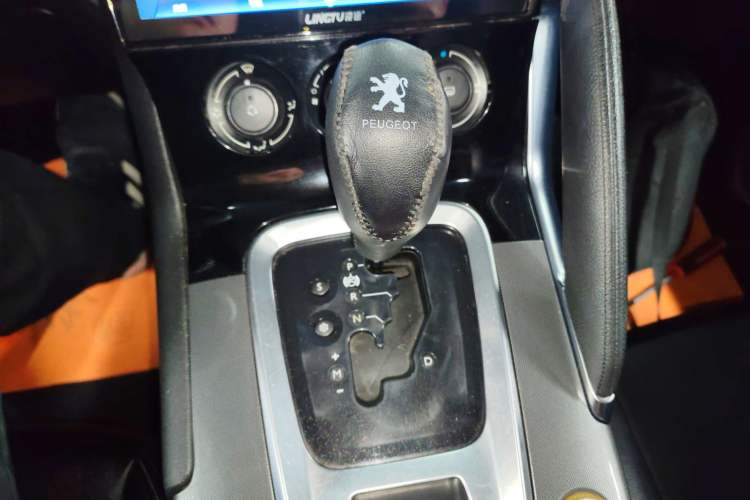 Used Peugeot 3008 2016 2.0L Automatic Classic Edition Gear Lever