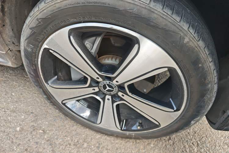 Used Mercedes-Benz GLC 2019 Facelift GLC 300 L 4MATIC Luxury Model