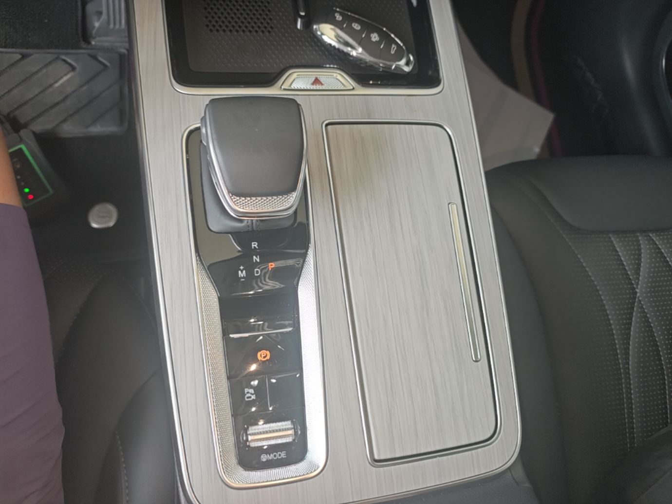 Hongqi HS5 2026 Model 2.0T Two-Wheel Drive Qi Yun Pro Edition — снимка 16