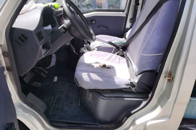 Used Wuling Zhiguang 2015 1.2L Practical LS-I Model