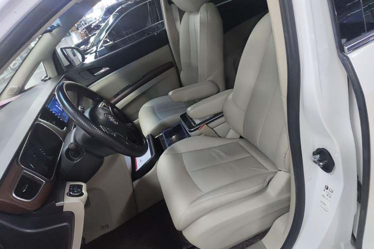 Used Buick GL8 2018 28T Luxury Model China VI Standard
