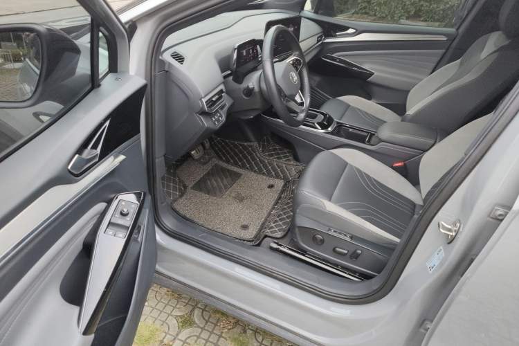 Used Volkswagen ID.4 CROZZ 2021 Long-Range PRO Two-Wheel Drive Version