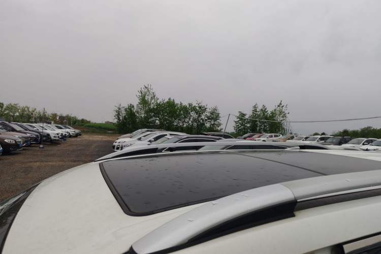 Used GAC Trumpchi GS7 2017 320T Two-Wheel-Drive Luxury Smart Connectivity Model Roof