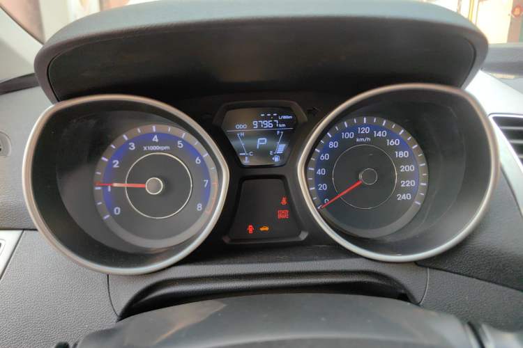 Used Hyundai Elantra (5th Generation / Langdong) 2015 1.6L Automatic Fashion Model
